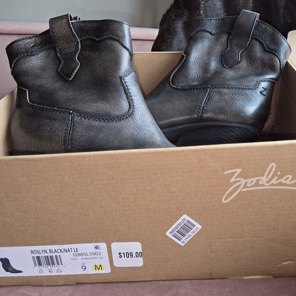Zodiac Charcoal Ankle Booties - Picture 3 of 8